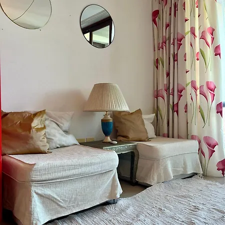 Chez Francois Pool アパート